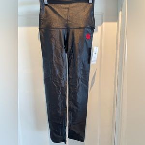 NWT 7/8 Emily Hsu Pure Barre Logo embroidered black Lacquer Leggings